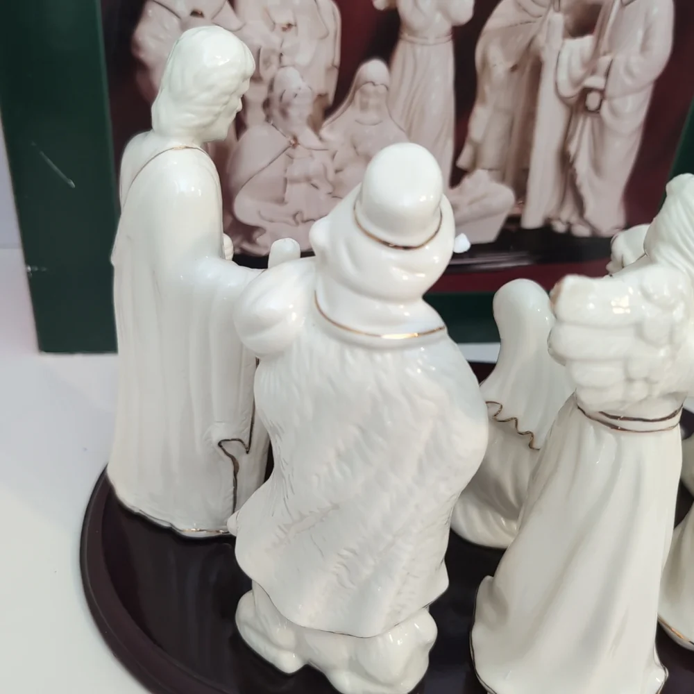 Holiday Lane Vtg 2003 9 Piece Nativity Set Glazed Jade Porcelain 24K Accents NIB